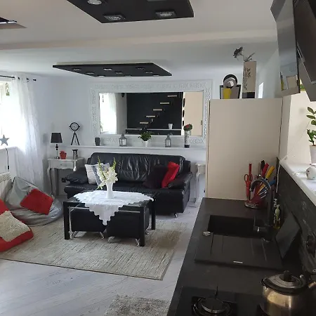 Rozana 木屋 *